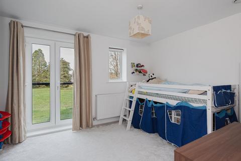 4 Mulberry Close, Epsom, KT19 8FX
