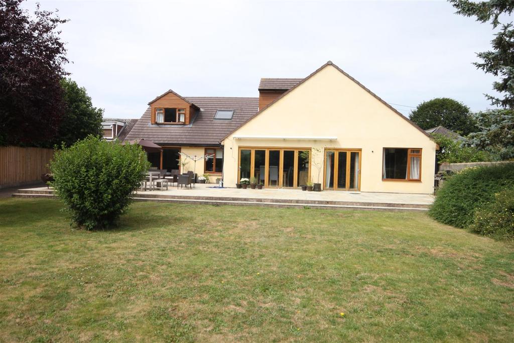 Firs Close, Firsdown, Salisbury 5 bed detached house £730,000