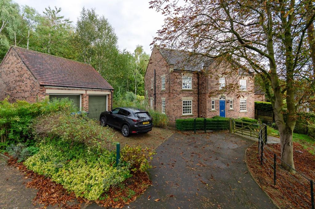 Mallison Hill Drive, Easingwold 5 bed detached house £680,000