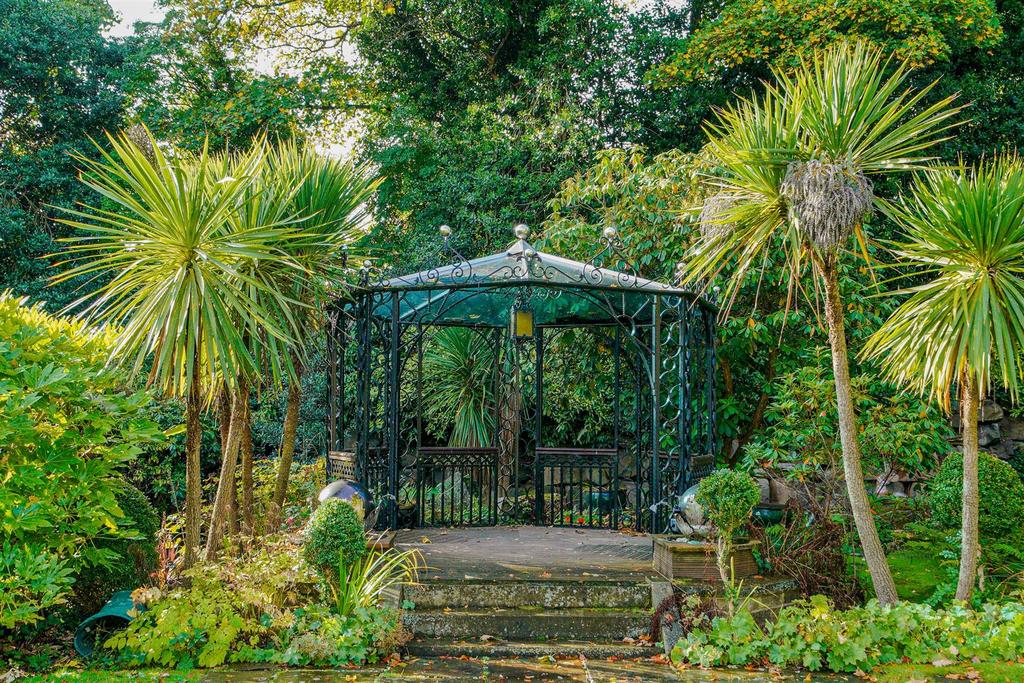 GROUNDS 4.jpg
