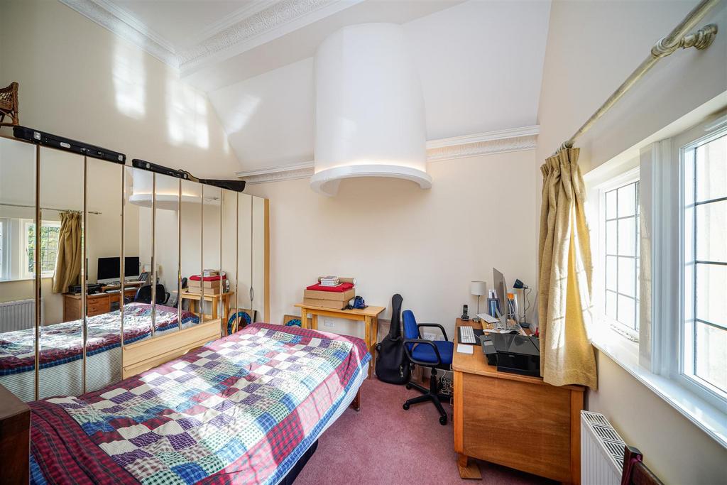 BED 2.jpg
