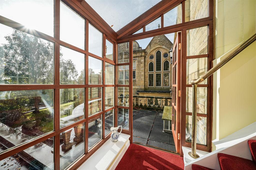 ENTRANCE.jpg