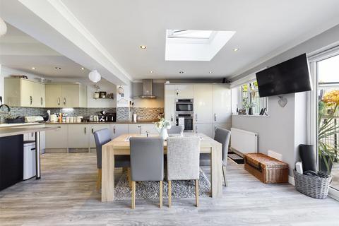 17 Gascoigne Road, New Addington, Croydon, CR0 0ND