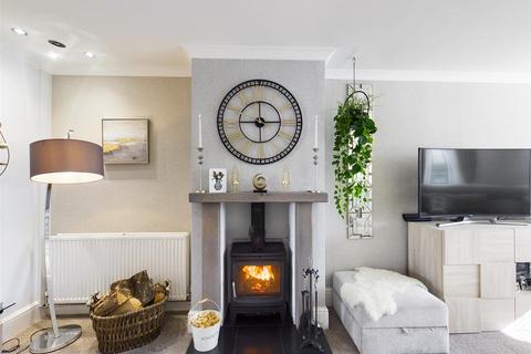 17 Gascoigne Road, New Addington, Croydon, CR0 0ND