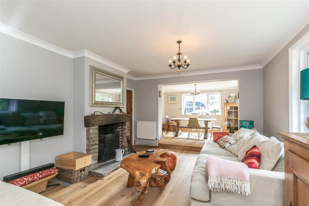 Ringles Cross, Uckfield 3 bed terraced house £560,000