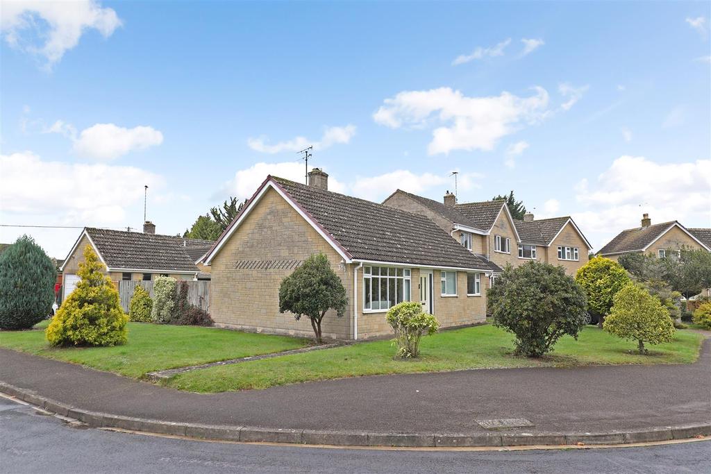 Besbury Park, Minchinhampton, Stroud 3 bed bungalow £500,000