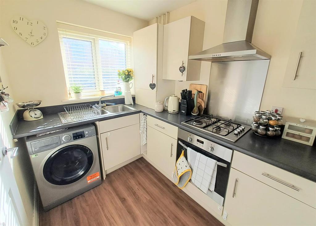 Platt Brook Way, Sheldon, Birmingham 2 bed semidetached house £220,000