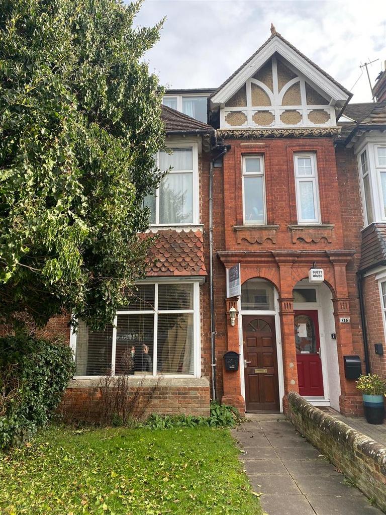 Banbury Road, Summertown 6 bed house £3,600 pcm (£831 pw)