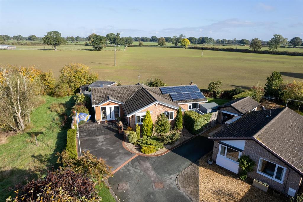 Trentham Road, Wem 3 bed detached bungalow £390,000