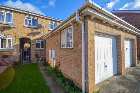 3 bedroom townhouse for sale - Grizedale Close, Sothall, Sheffield, S20