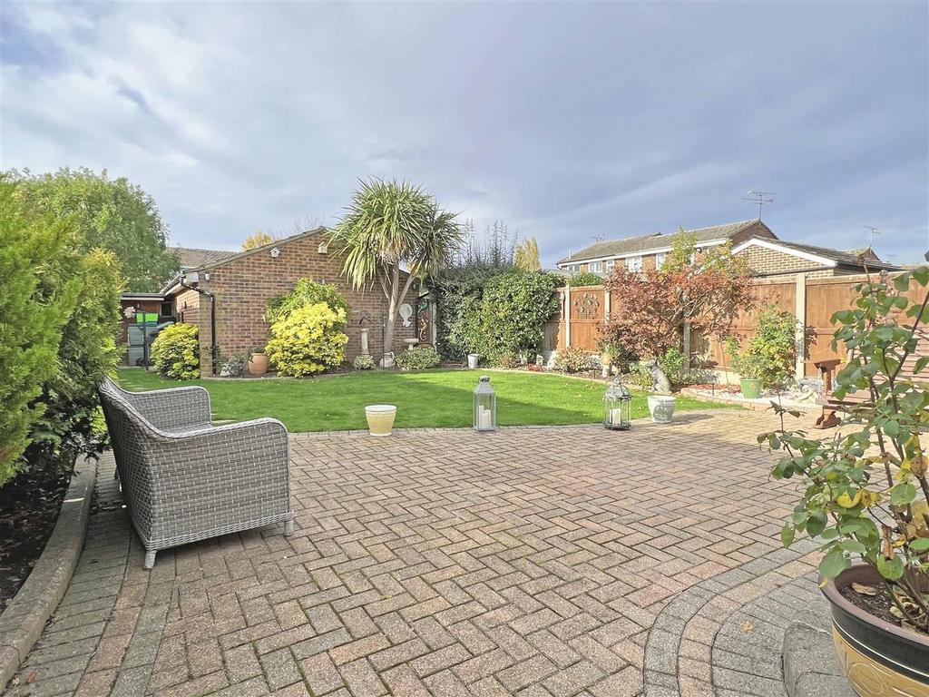 Chatley Road, Great Leighs, Chelmsford 3 bed detached house £499,995