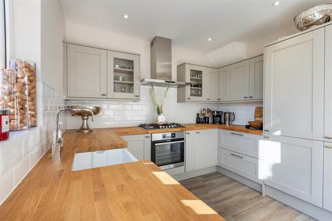 104 Dalewood Road, Sheffield, S8 0EF