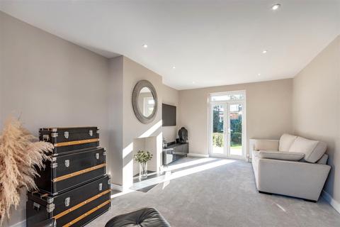 104 Dalewood Road, Sheffield, S8 0EF