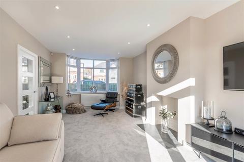 104 Dalewood Road, Sheffield, S8 0EF