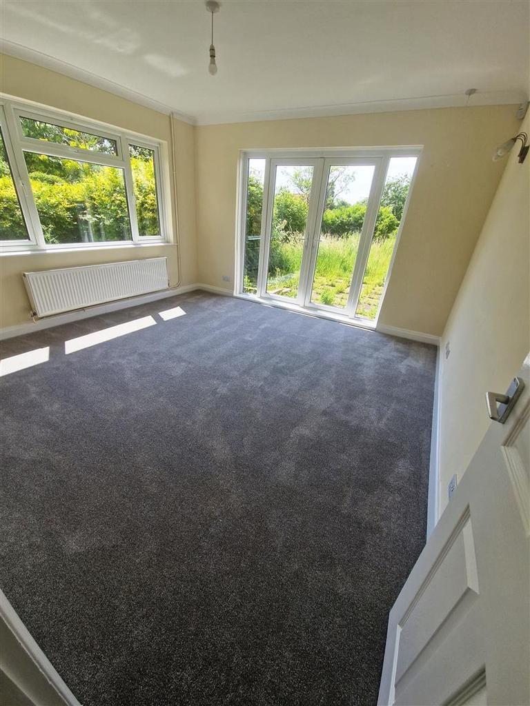 Old Church Road, Terrington St. John... 4 bed detached bungalow £1,200 pcm (£277 pw)