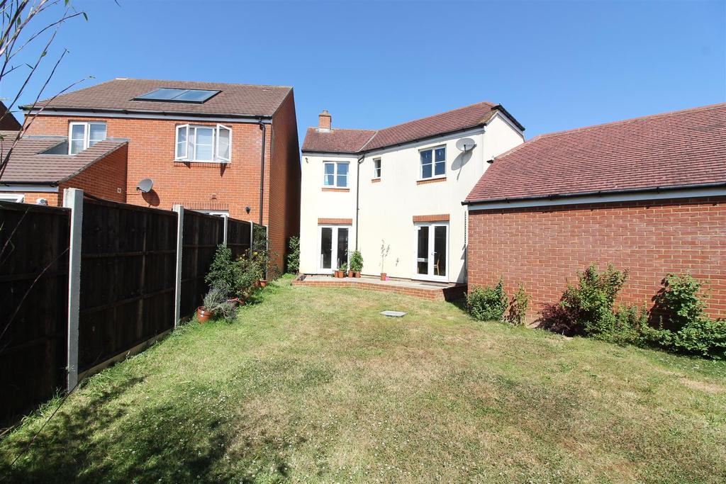Bridgefield, Ashford 3 bed detached house for sale £375,000
