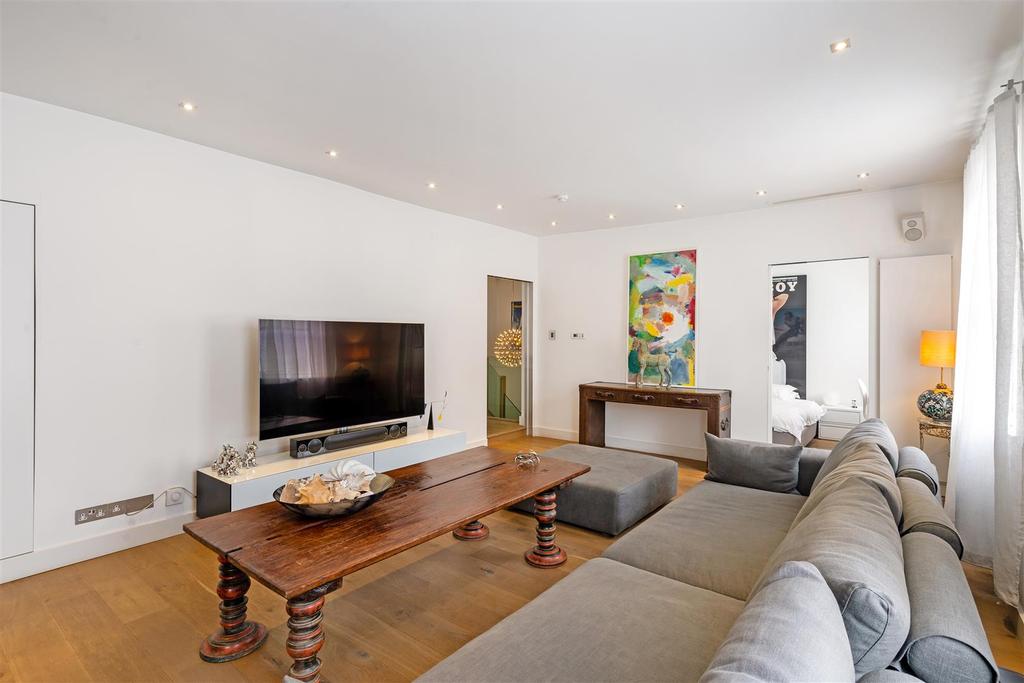 24a High Street Upstairs Living Space.jpg