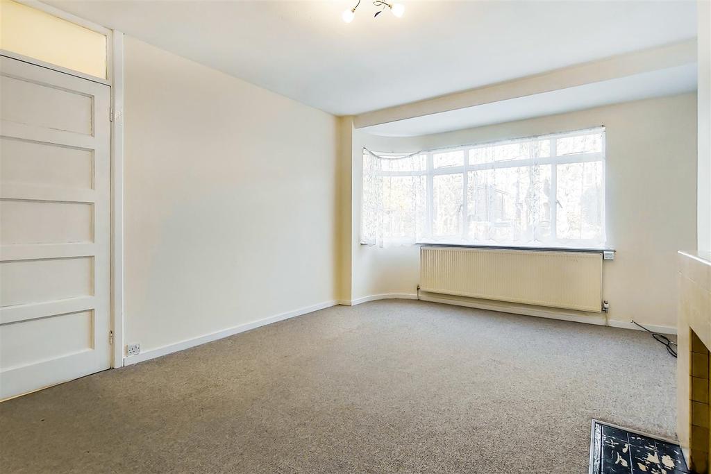 Penton Road Staines Middlesex 2 bed £1,300 pcm (£300 pw)