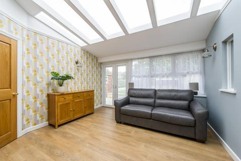 73 Windsor Drive, Dartford, DA1 3HW