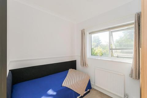 2 bedroom maisonette for sale - Sinclair Road, London