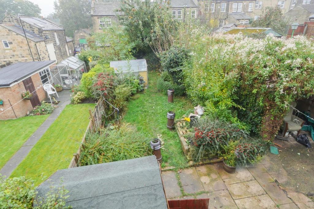 Woodhall Road, Calverley, LS28 5NL 3 bed semidetached house £265,000