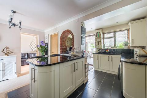 15 The Clovers, Northfleet, Gravesend, DA11 8TD