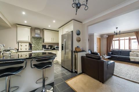 15 The Clovers, Northfleet, Gravesend, DA11 8TD