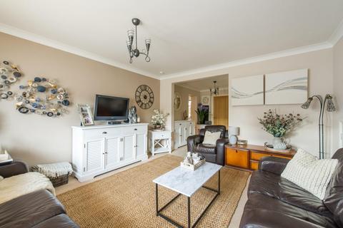 15 The Clovers, Northfleet, Gravesend, DA11 8TD