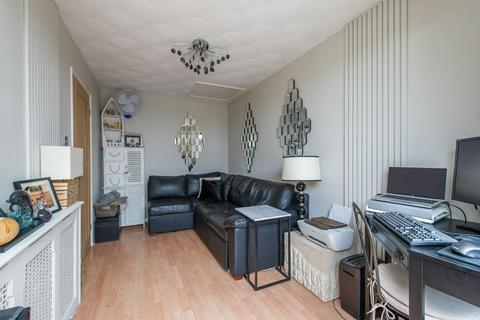 15 The Clovers, Northfleet, Gravesend, DA11 8TD