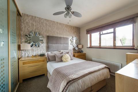 15 The Clovers, Northfleet, Gravesend, DA11 8TD
