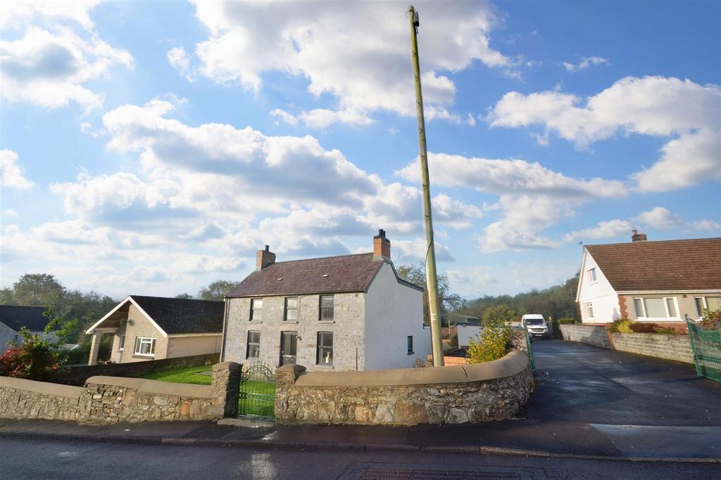 Heol Y Bryn, Pontyberem, Llanelli 5 bed detached house £350,000