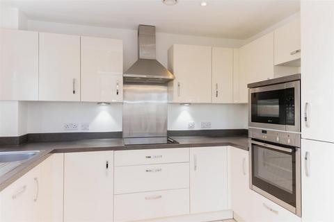 2 bedroom apartment for sale, Victoria Gardens. Reglan Road, Frinton-On-Sea, Essex, CO13 9FA