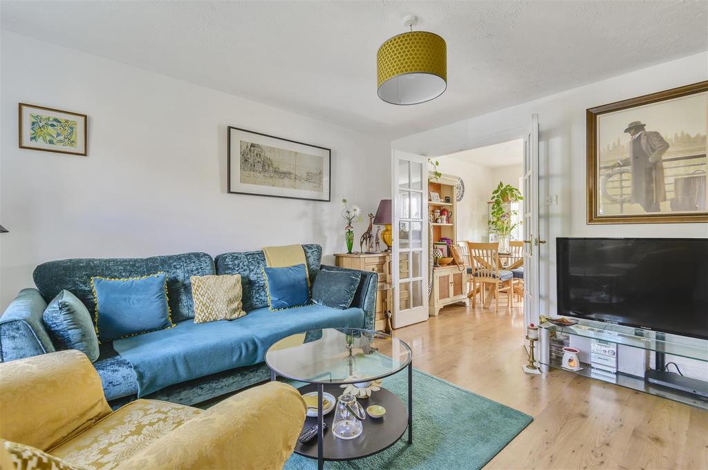 Thor Drive, Bedford 3 bed semidetached house £320,000