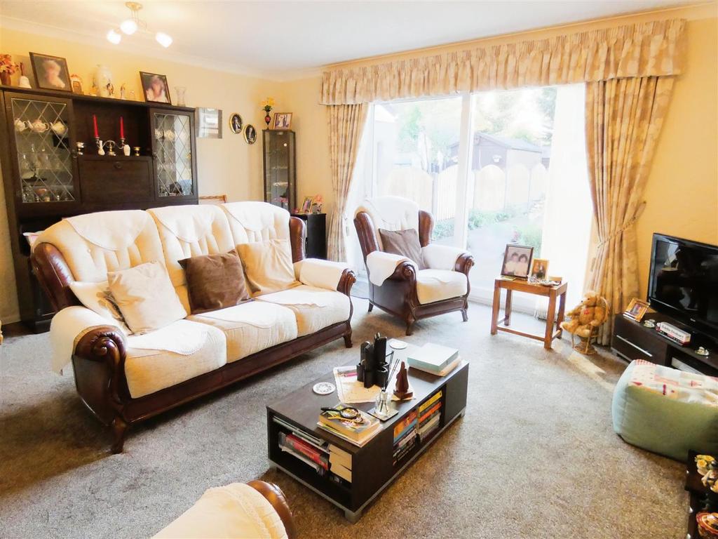 Meadowside Close, Great Barr, Birmingham 3 bed terraced house for sale
