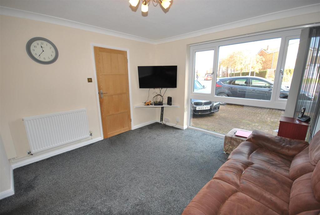 Reynard Way, Kingsthorpe, Northampton 3 bed detached house for sale £