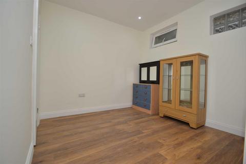 1 bedroom flat for sale, High Road Leytonstone, London, E11 4PB