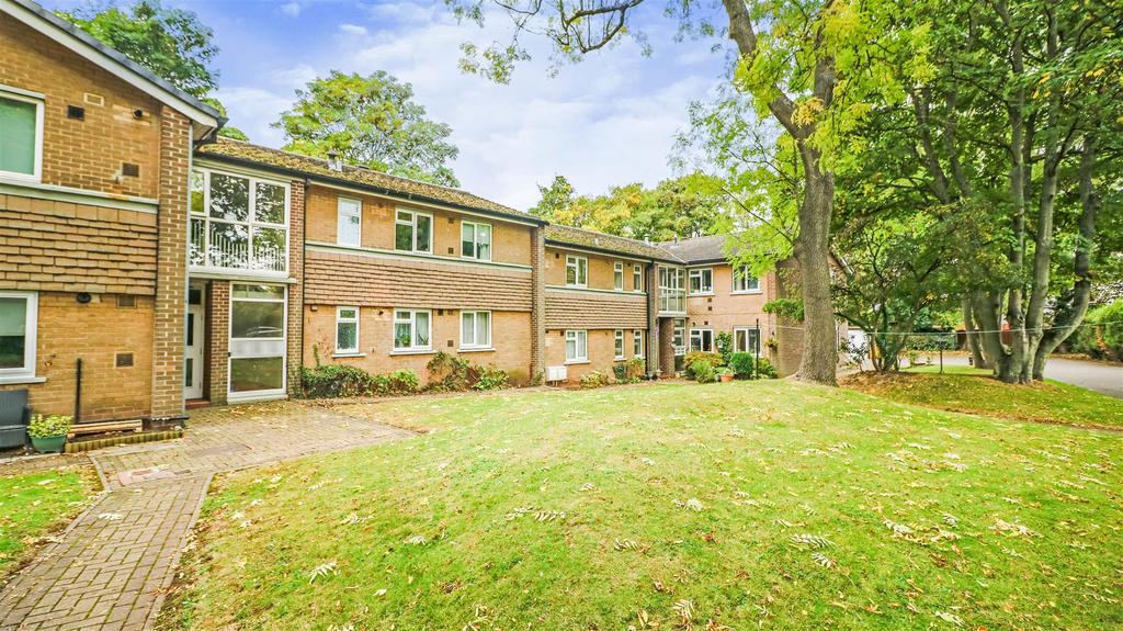 Broom Court, Off Broom Road, Rotherham 2 bed flat £125,000
