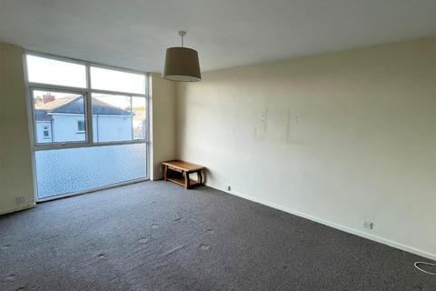 Flat 15, Gainsborough Court Bridge Street, Penarth, CF64 2LJ