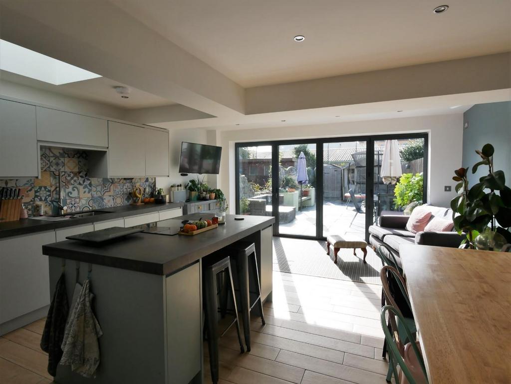Plassey Street, Penarth 4 bed terraced house £429,950
