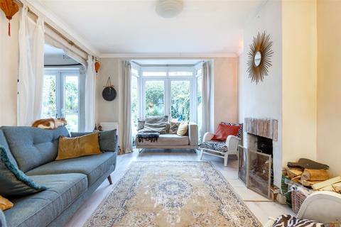 39 The Roystons, Surbiton, KT5 8HH
