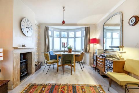 39 The Roystons, Surbiton, KT5 8HH