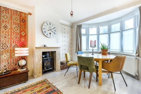 39 The Roystons, Surbiton, KT5 8HH