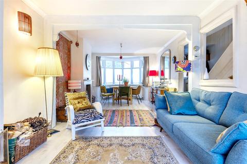 39 The Roystons, Surbiton, KT5 8HH