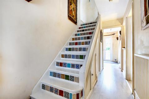 39 The Roystons, Surbiton, KT5 8HH