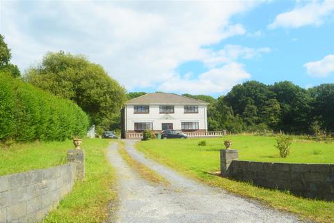 4 bedroom property with land for sale - Maerdy Road, Ammanford