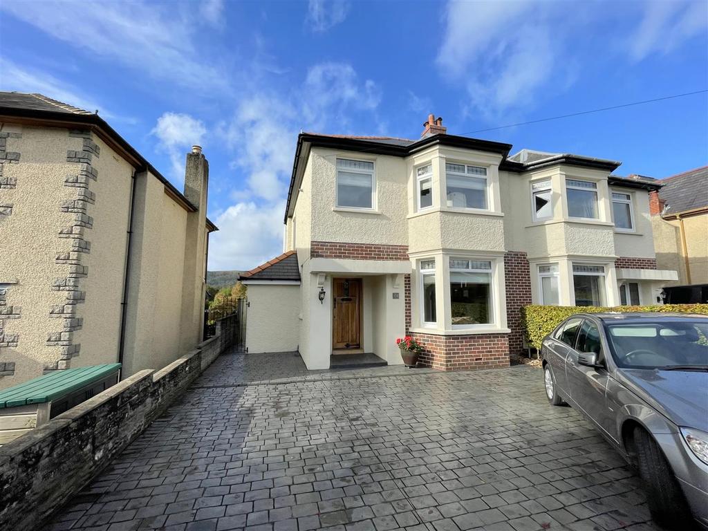 Main Road, Bryncoch, Neath 3 bed semidetached house £325,000