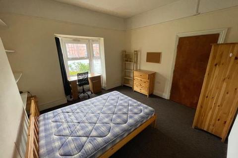 5 bedroom terraced house to rent, 664 Bristol Road, Selly Oak, Birmingham