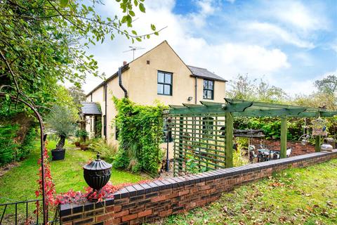 3 bedroom cottage for sale - The Old Moat Cottage and Building Plot, 40 Moatbrook Lane, Codsall