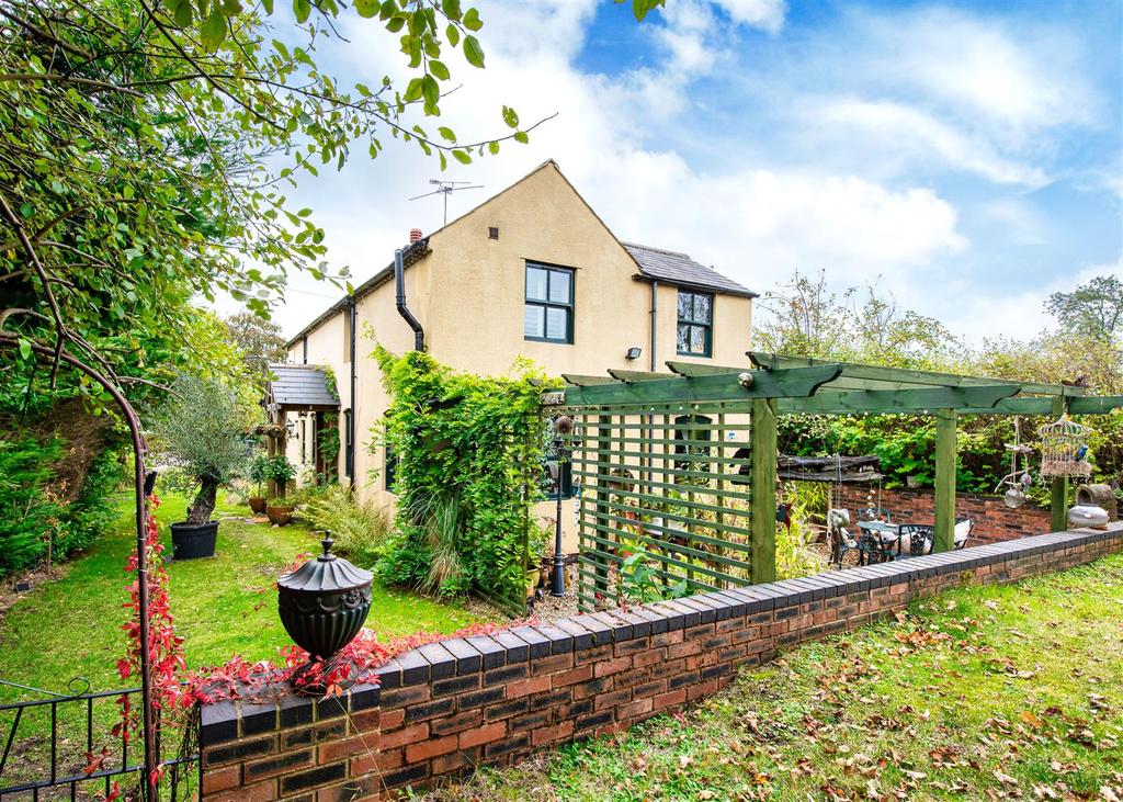 The Old Moat Cottage and Building Plot, 40 Moatbrook Lane, Codsall 3