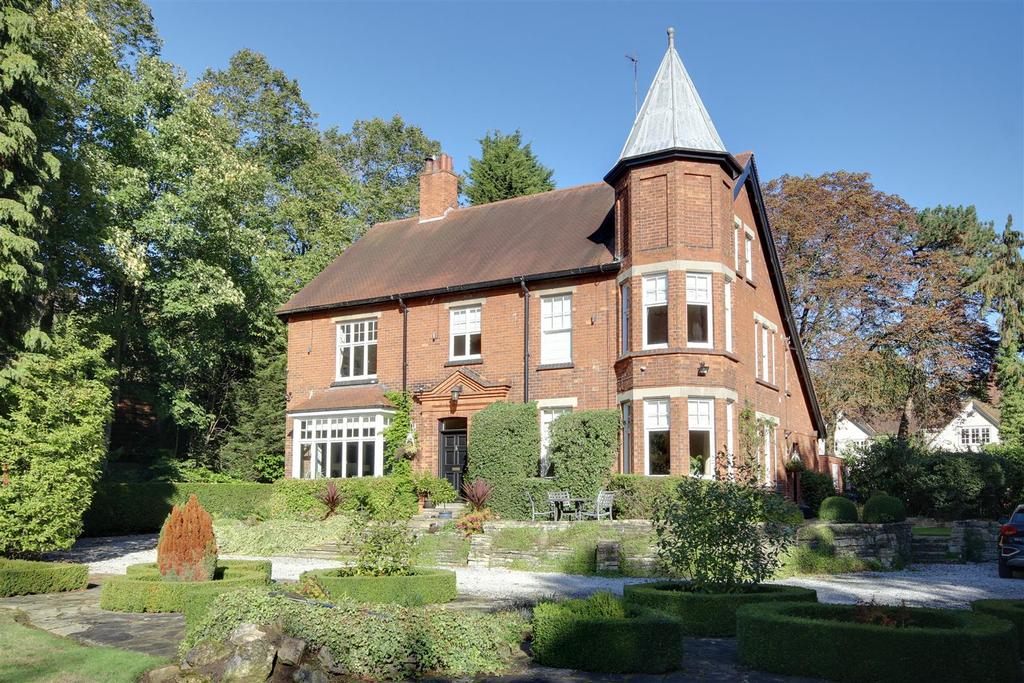 Cave Road, Brough 7 bed detached house £1,350,000
